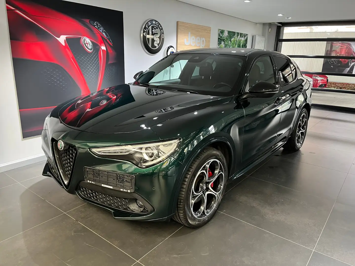 Alfa Romeo Stelvio Veloce 2.2l 210PS Q4 LEDER-PAKET Grün - 2