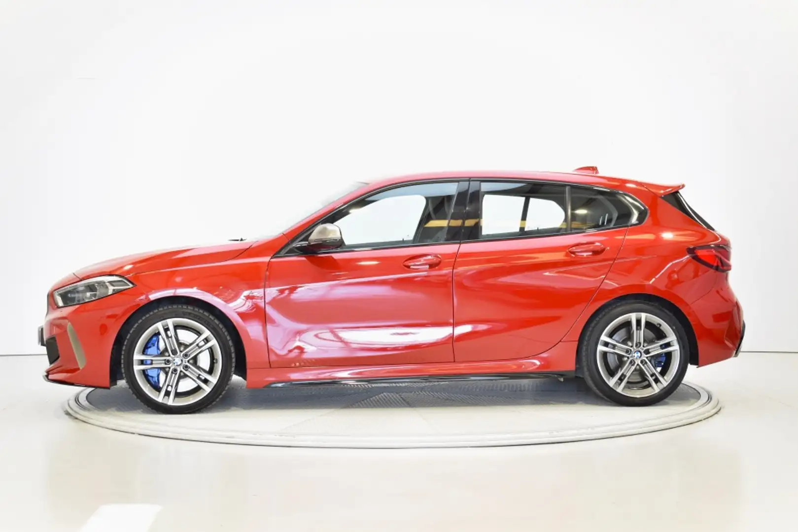 BMW 135 M135iA xDrive Rojo - 2