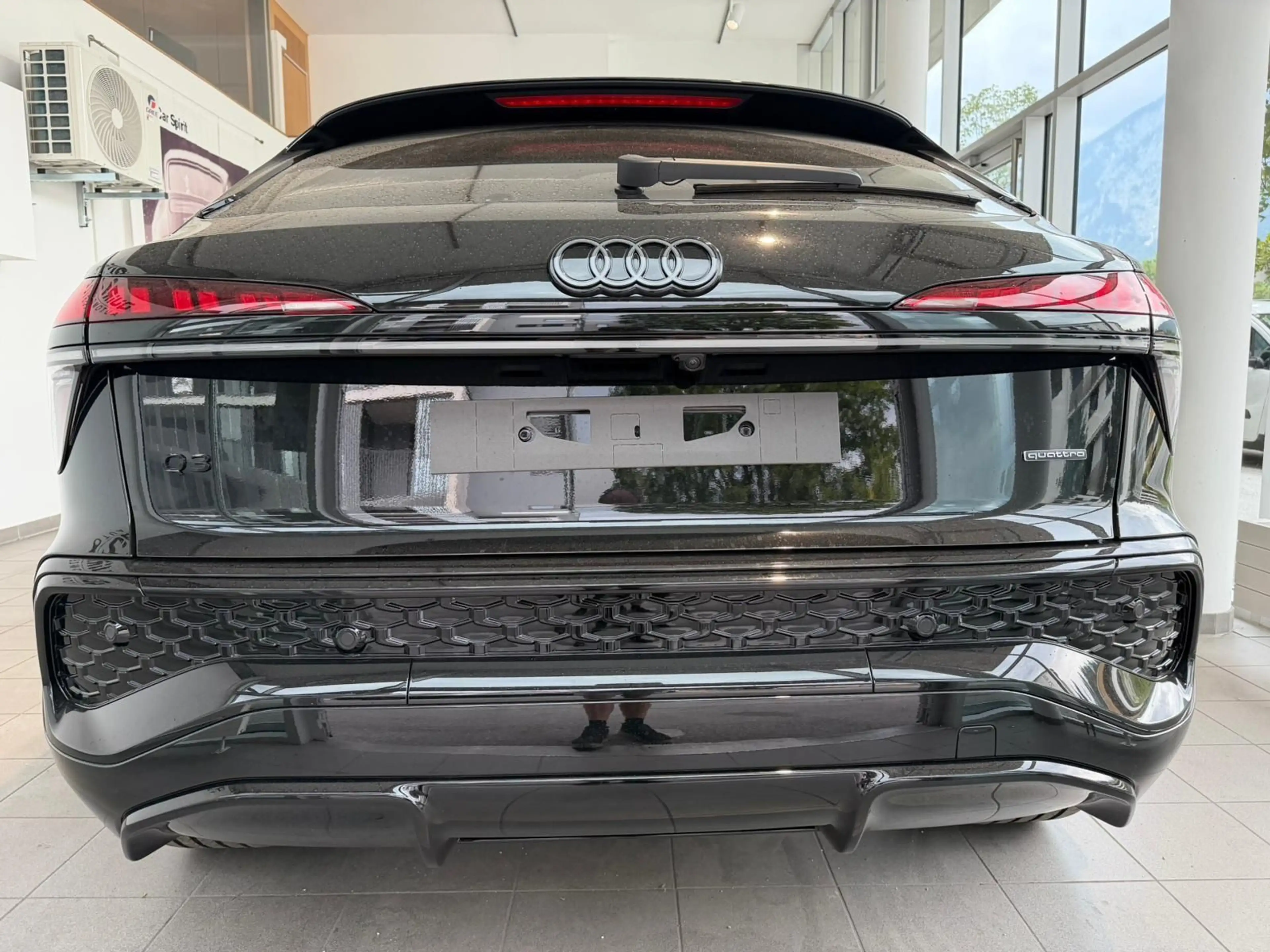 Audi Q3 quattro SPORTBACK 142 kW/sw-sw/MMIpr/Tech+/20 — photo 8