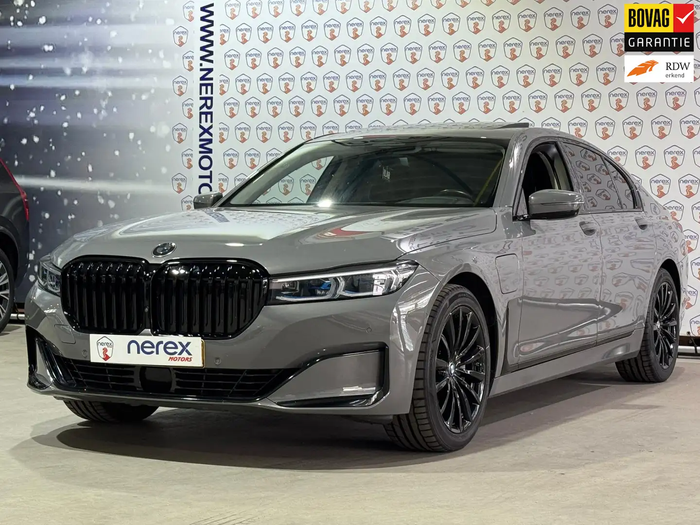 BMW 745 7-serie 745e High Executive | Chrome delete | Pano Grijs - 1
