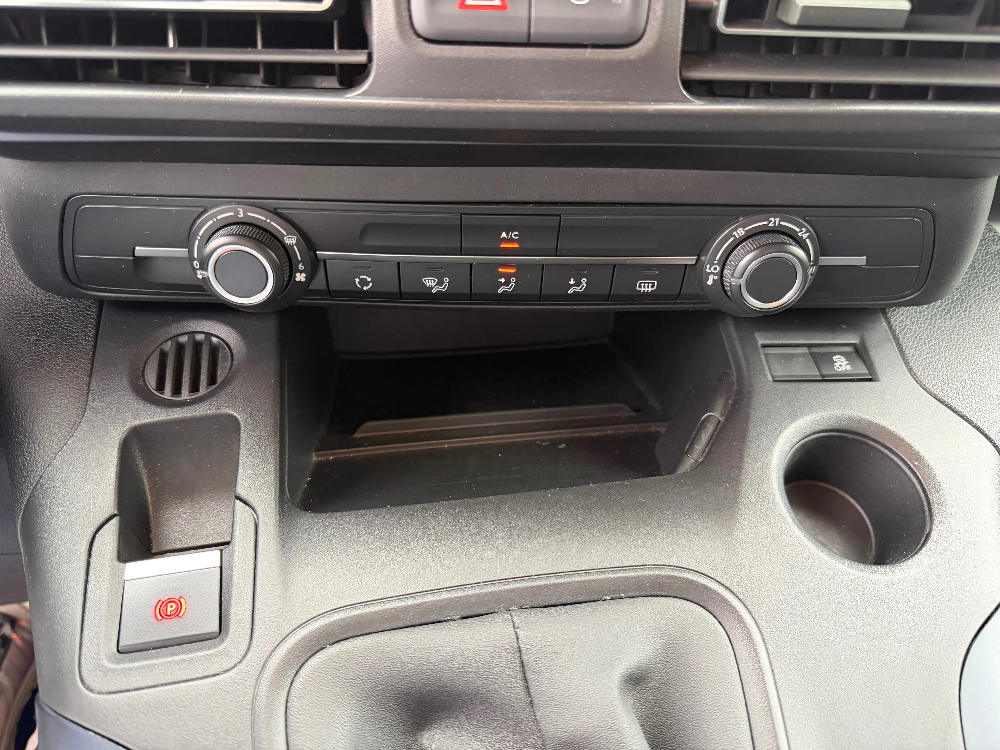 Peugeot Rifter Rifter 1.2 PureTech Long Allure AGC S — photo 14