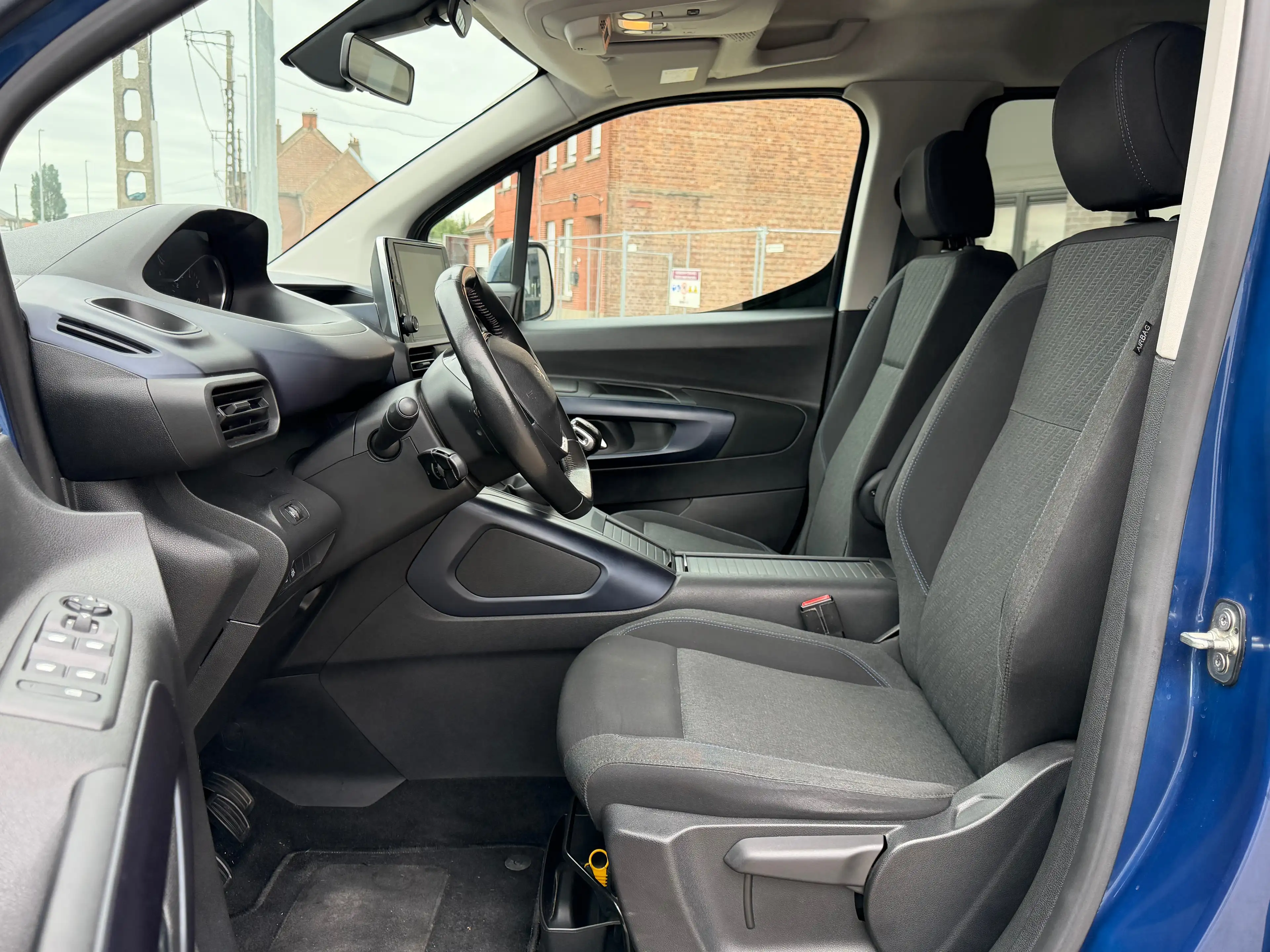 Peugeot Rifter Rifter 1.2 PureTech Long Allure AGC S — photo 9