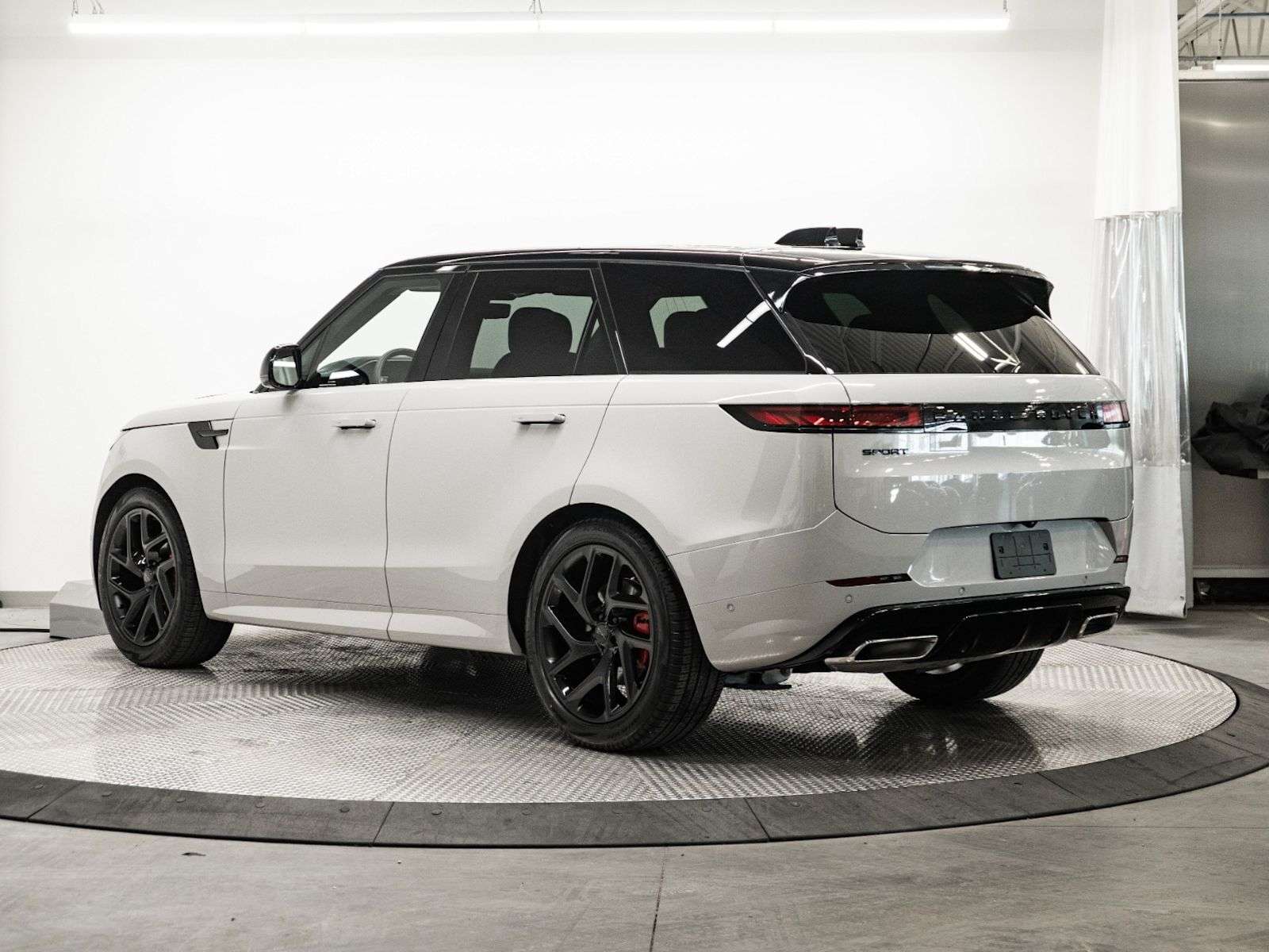 2026 Land Rover Range Rover Sport DYNAMIC HSE | NO LUX TAX | ONLY 1,160KMS!!! — снимка 1