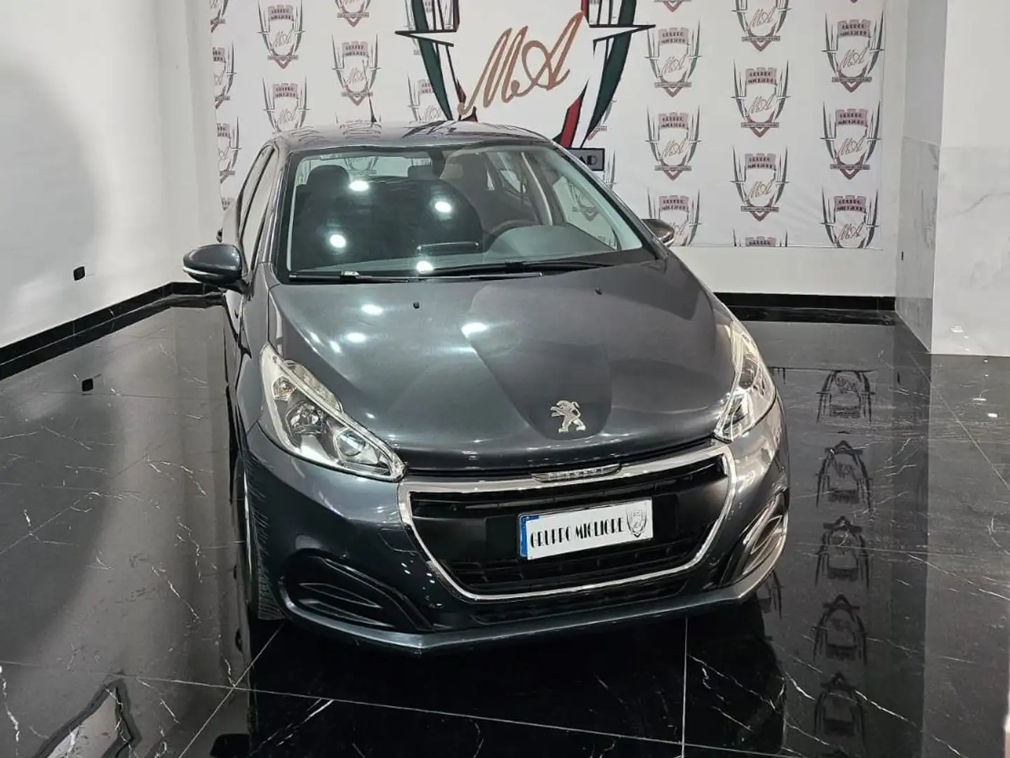 Peugeot 208 208 5p 1.6 bluehdi Active 75cv Grijs - 1