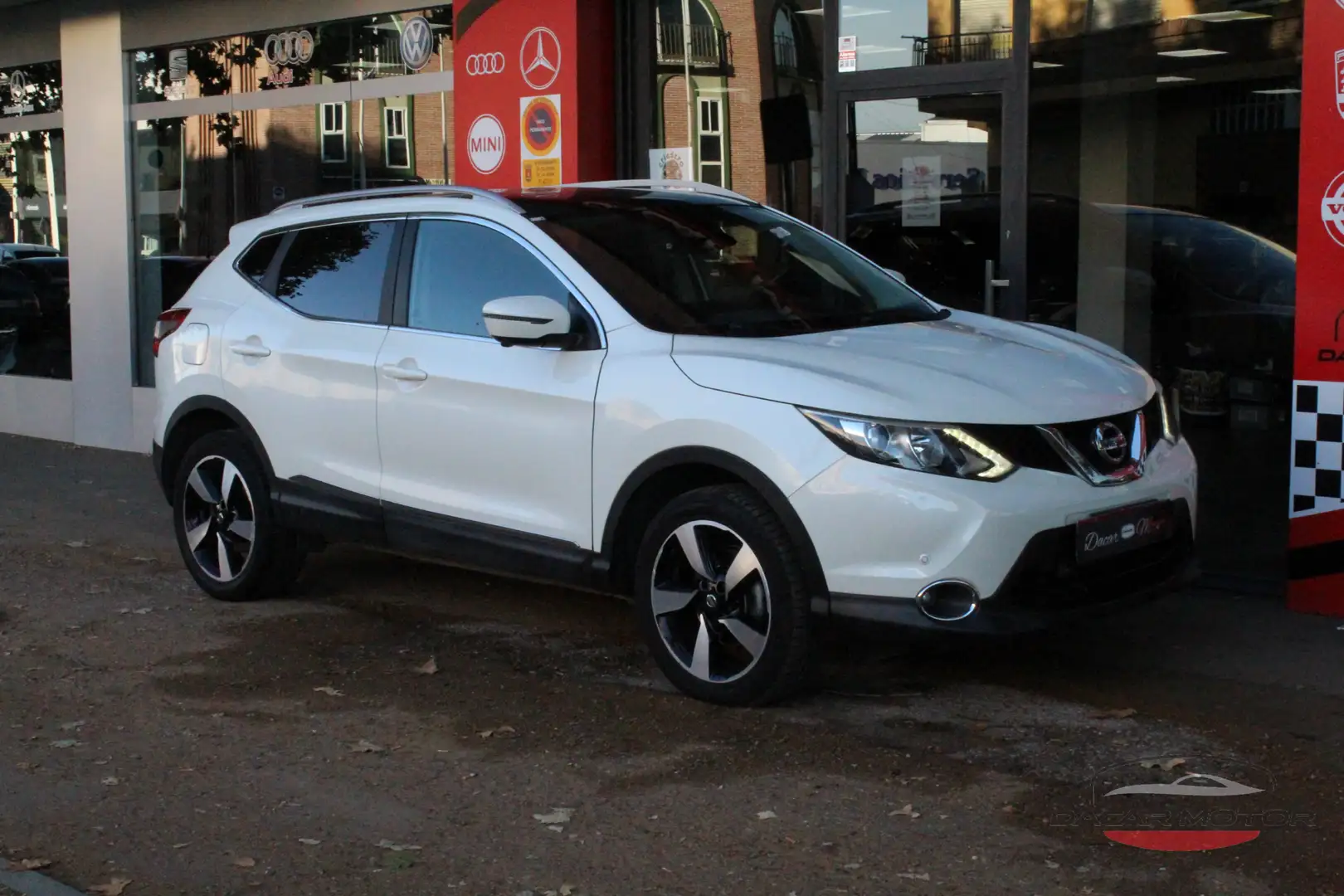 Nissan Qashqai 1.6dCi N-Vision 4x2 XTronic Blanco - 1