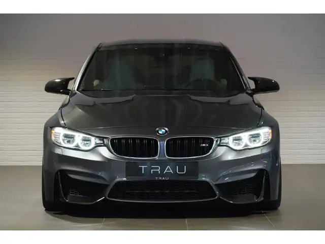BMW M3 view 2