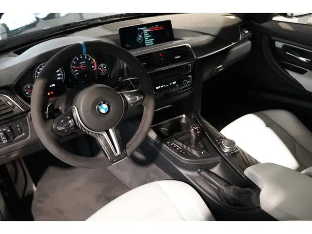 BMW M3 view 9