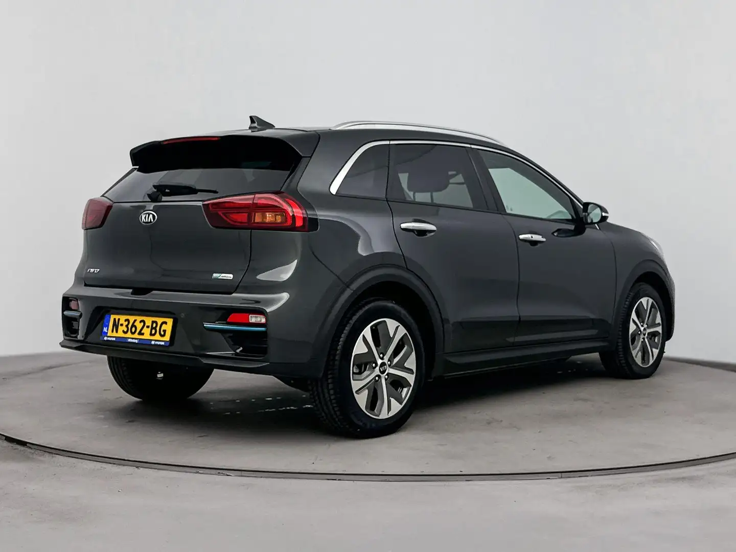 Kia e-Niro DynamicPlusLine 64 kWh | Parkeer sensoren voor + a Gris - 2