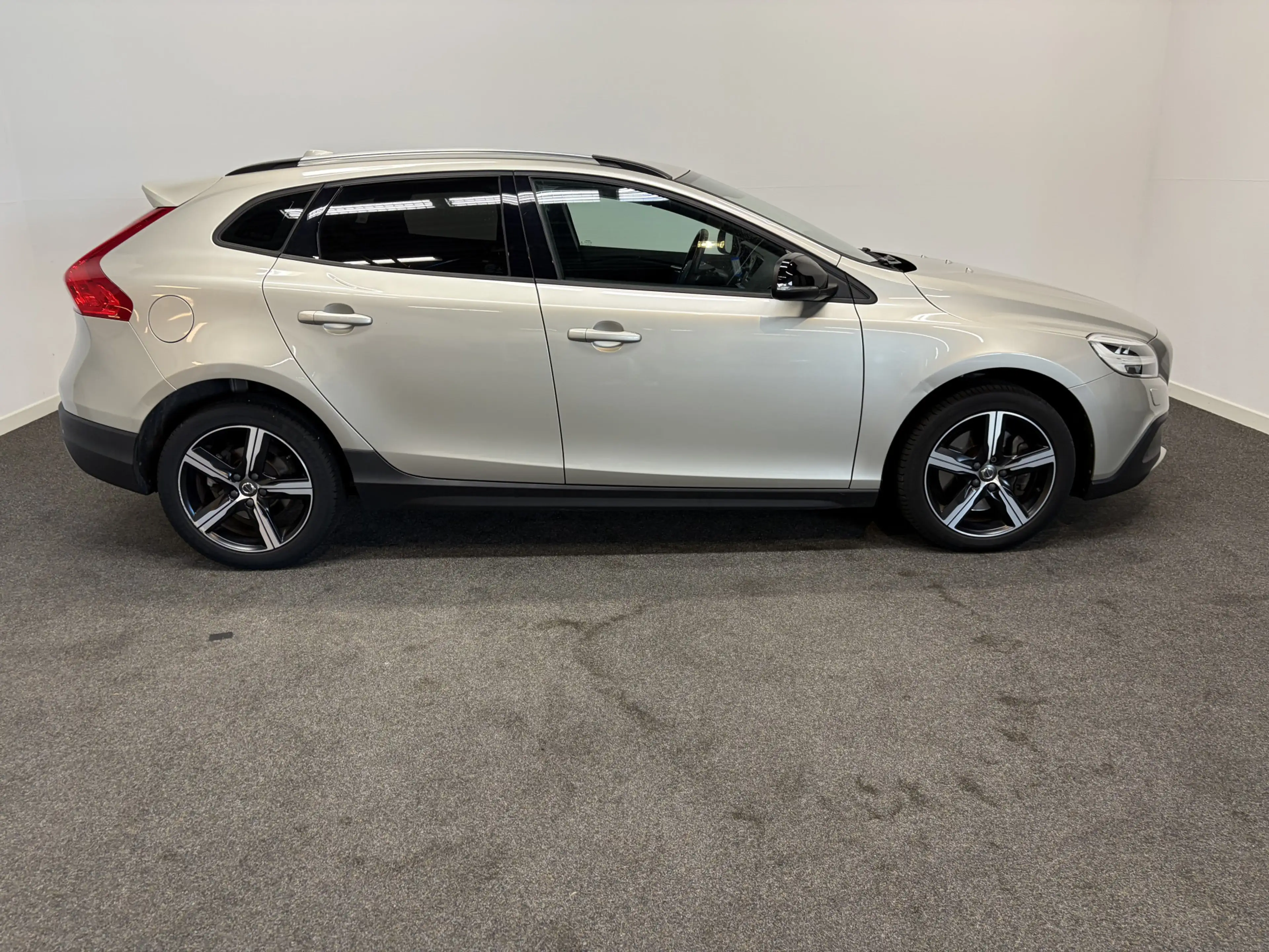 Volvo V40 Cross Country T3 153pk AUT6 Nordic+ Trekhaak 1500kg/ Leer/ Stoel — photo 7