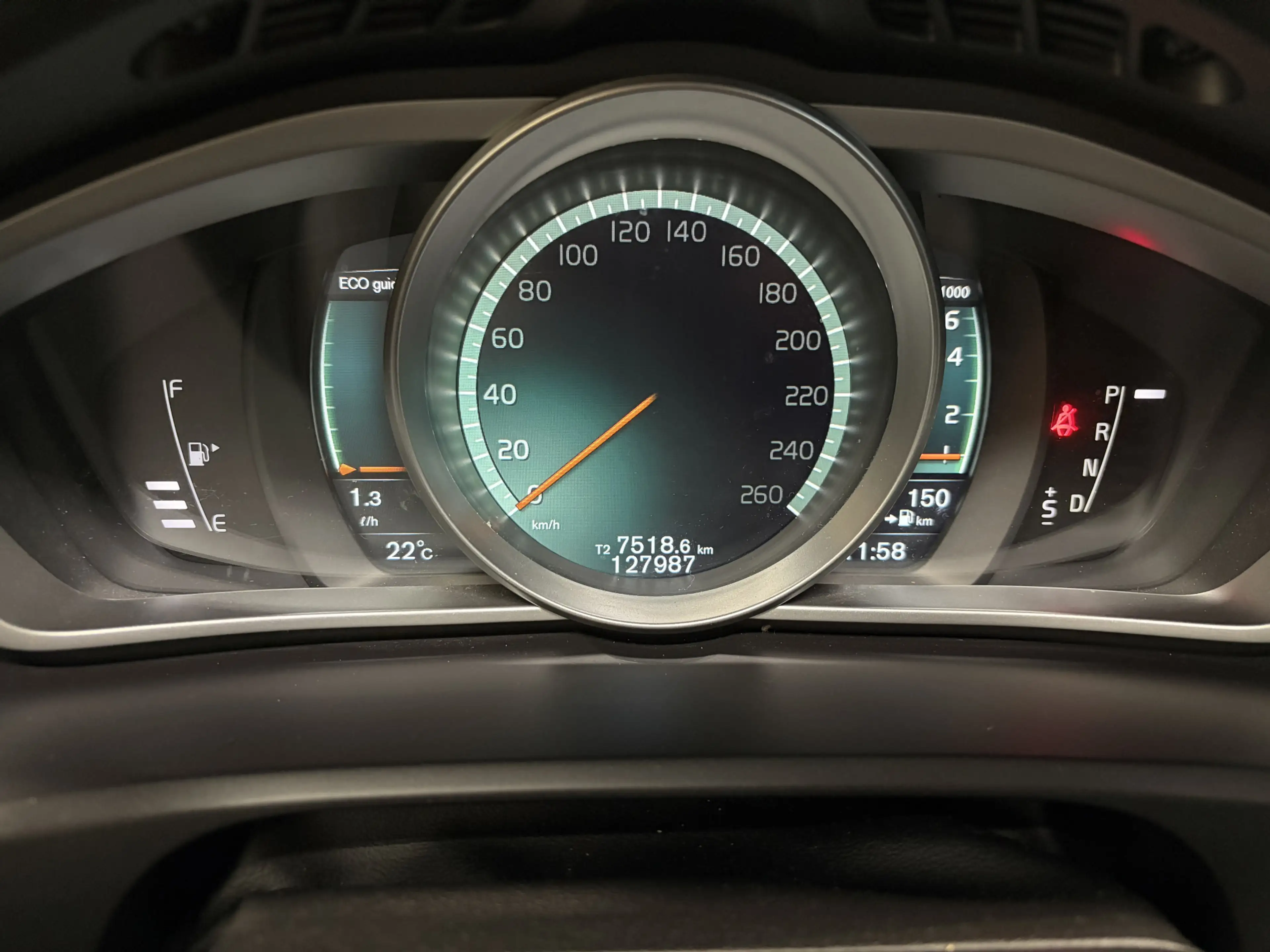 Volvo V40 Cross Country T3 153pk AUT6 Nordic+ Trekhaak 1500kg/ Leer/ Stoel — photo 9