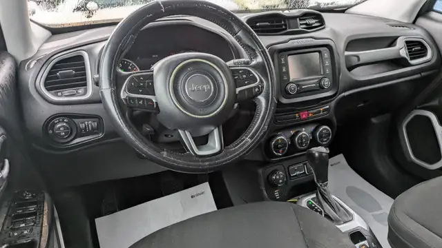 Jeep Renegade view 4