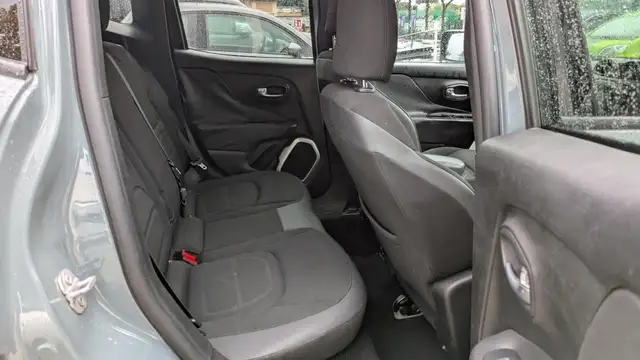 Jeep Renegade view 11