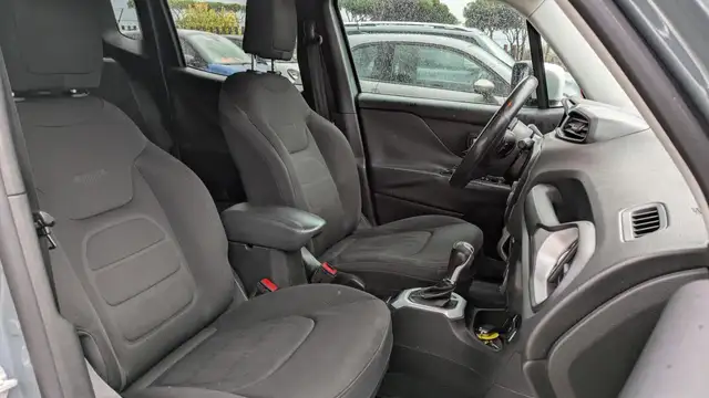 Jeep Renegade view 10