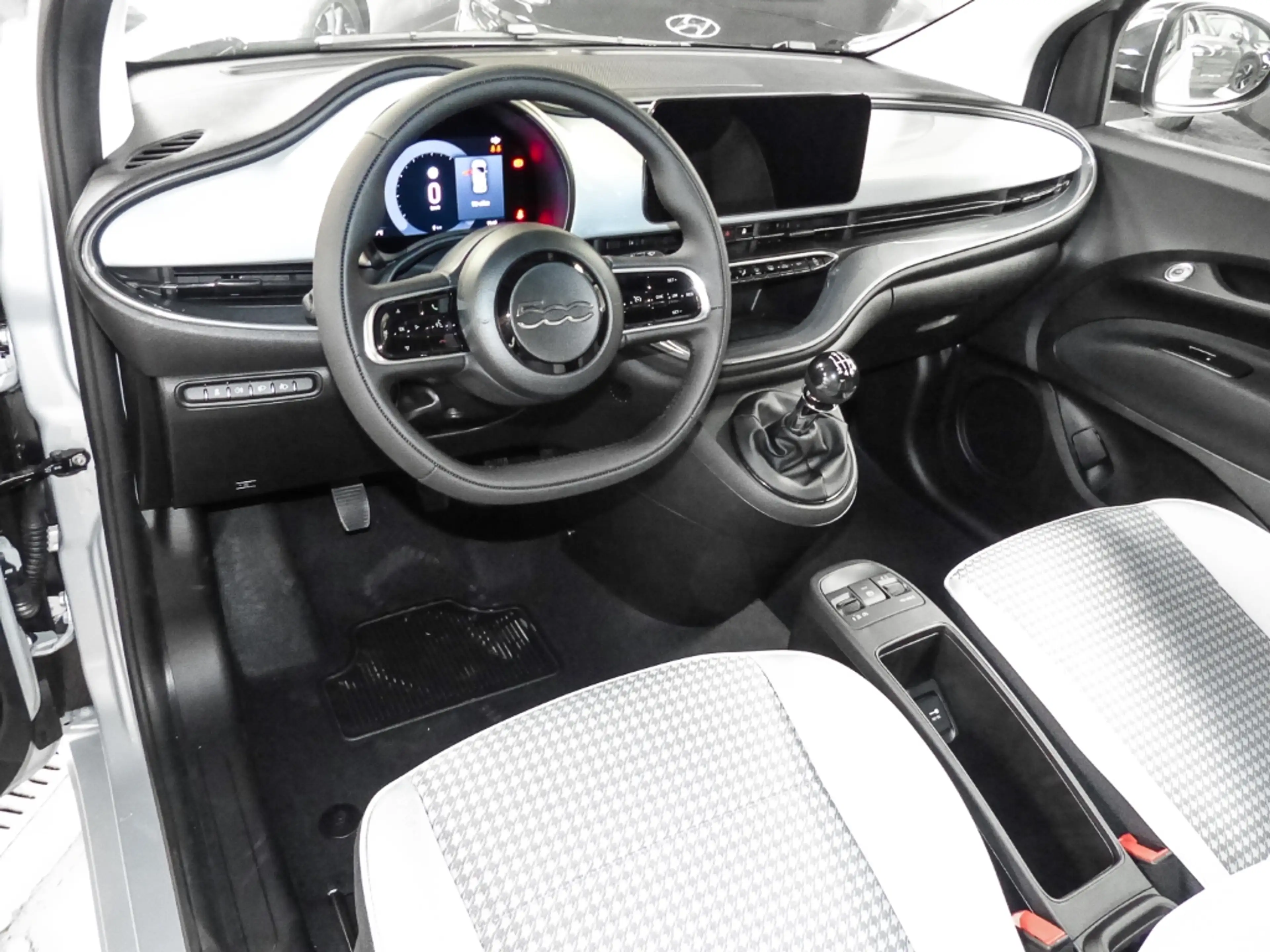 Fiat 500C Hybrid Dolcevita LED Apple CarPlay Klimaaut: DAB S — photo 5