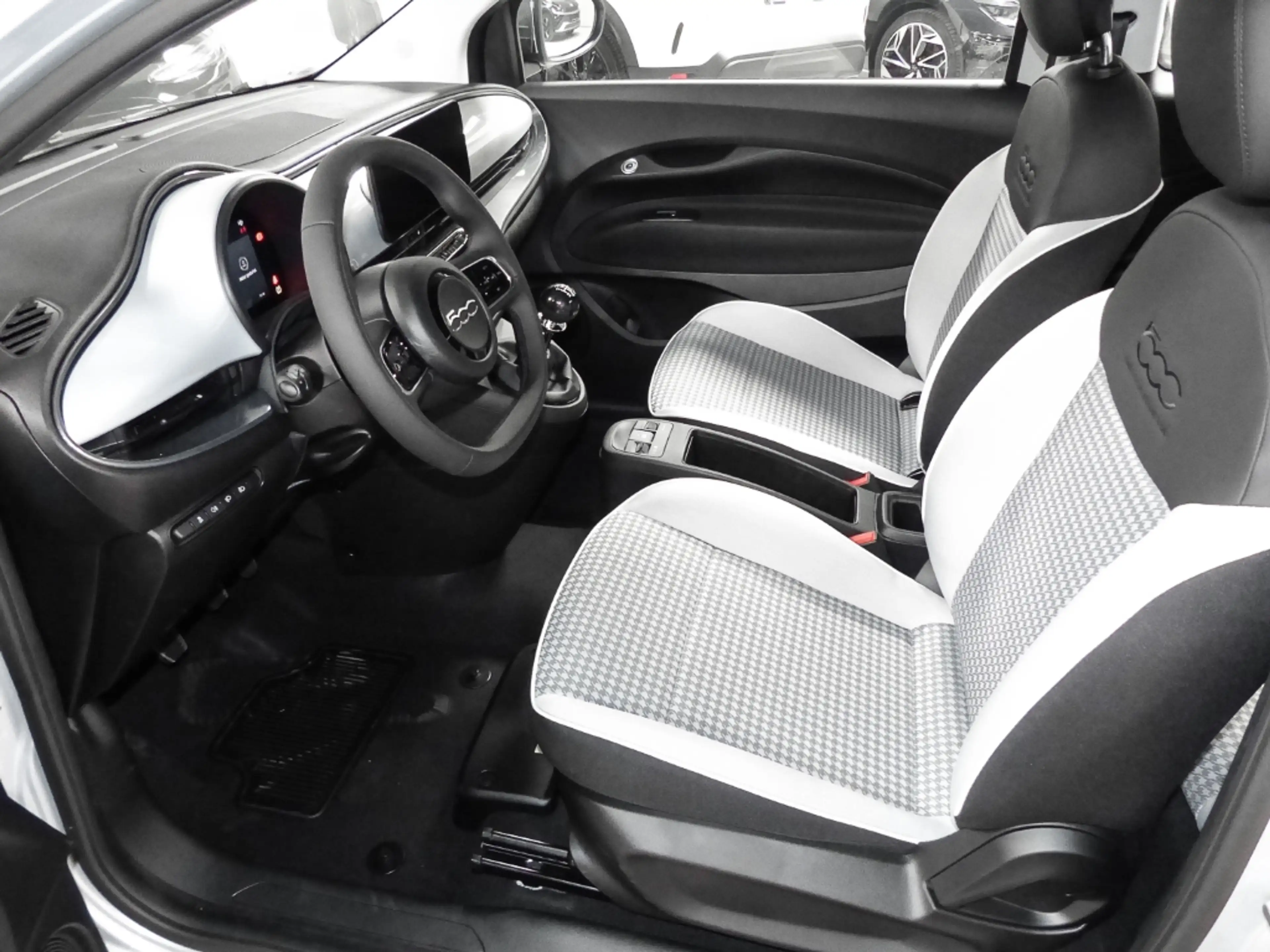 Fiat 500C Hybrid Dolcevita LED Apple CarPlay Klimaaut: DAB S — photo 11