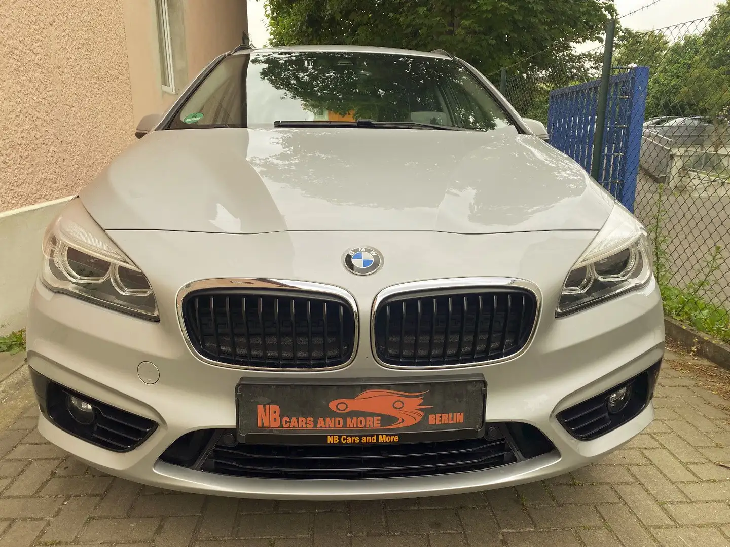 BMW 220 Active Tourer 220 d xDrive LED, Panno, AHK!!! Zilver - 2