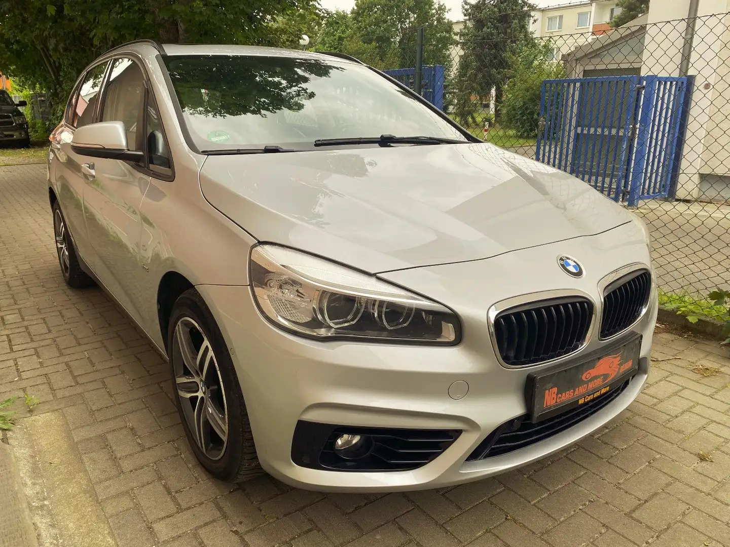BMW 220 Active Tourer 220 d xDrive LED, Panno, AHK!!! Zilver - 1