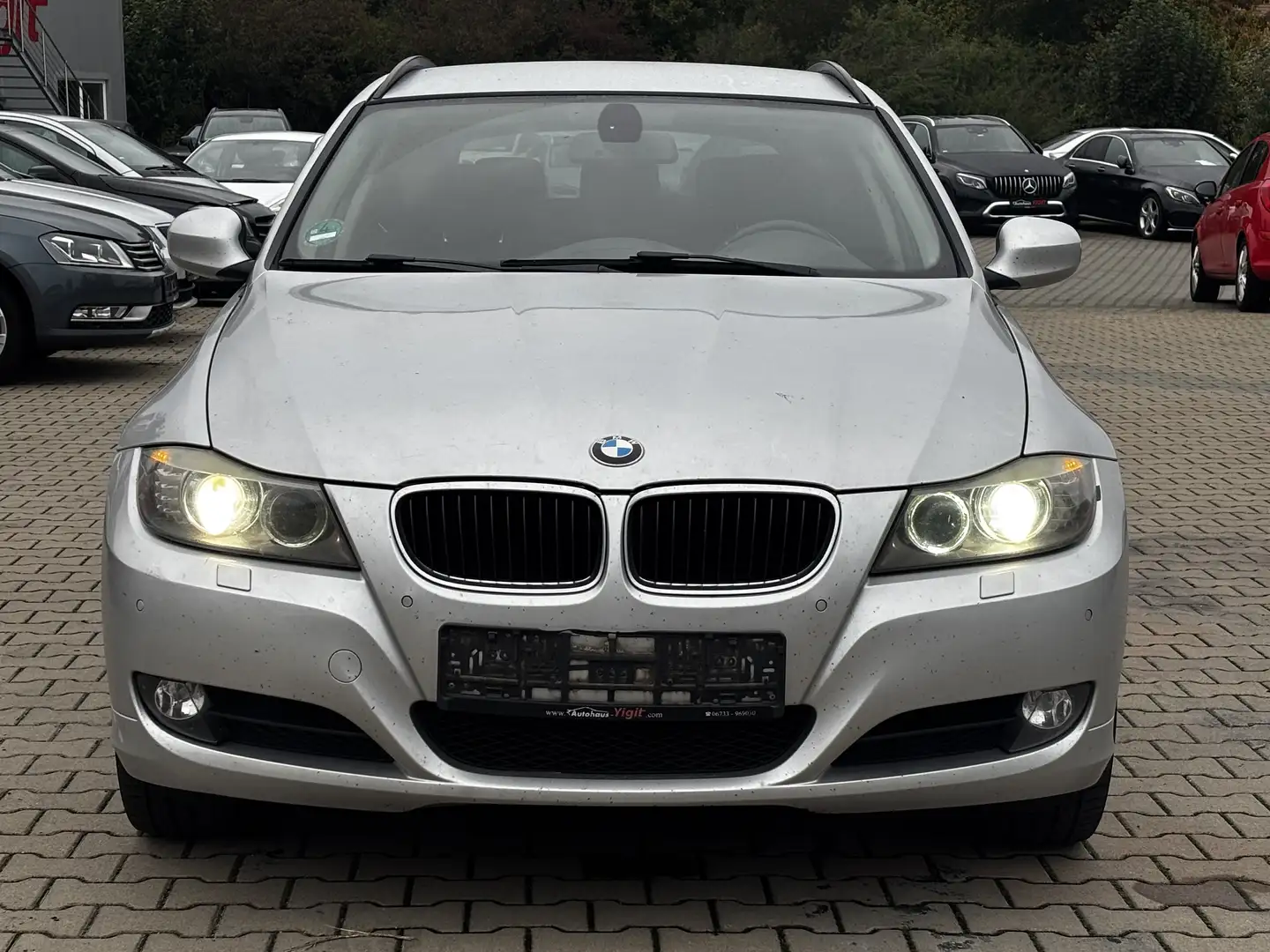 BMW 318 d mit Klimaautomatik+Sitzheizung+Xenon Silber - 2