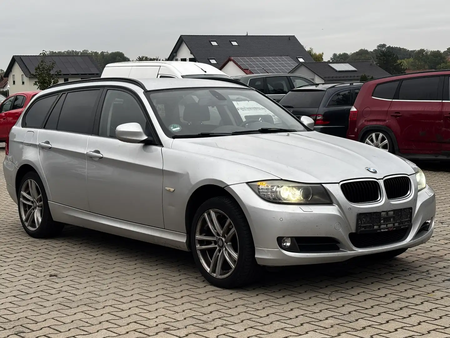 BMW 318 d mit Klimaautomatik+Sitzheizung+Xenon Silber - 1