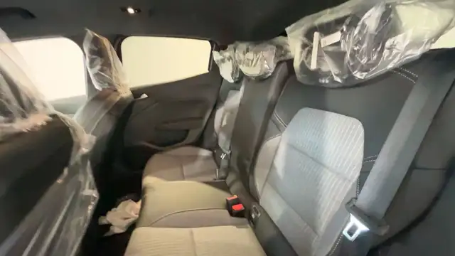 Renault Clio view 13