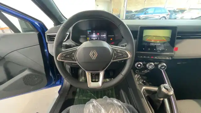 Renault Clio view 19