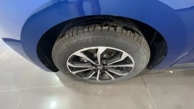 Renault Clio view 9