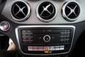 Mercedes-Benz GLA 180 Urban LED Navi Tempomat Sitzheizung PDC Noir - thumbnail 12