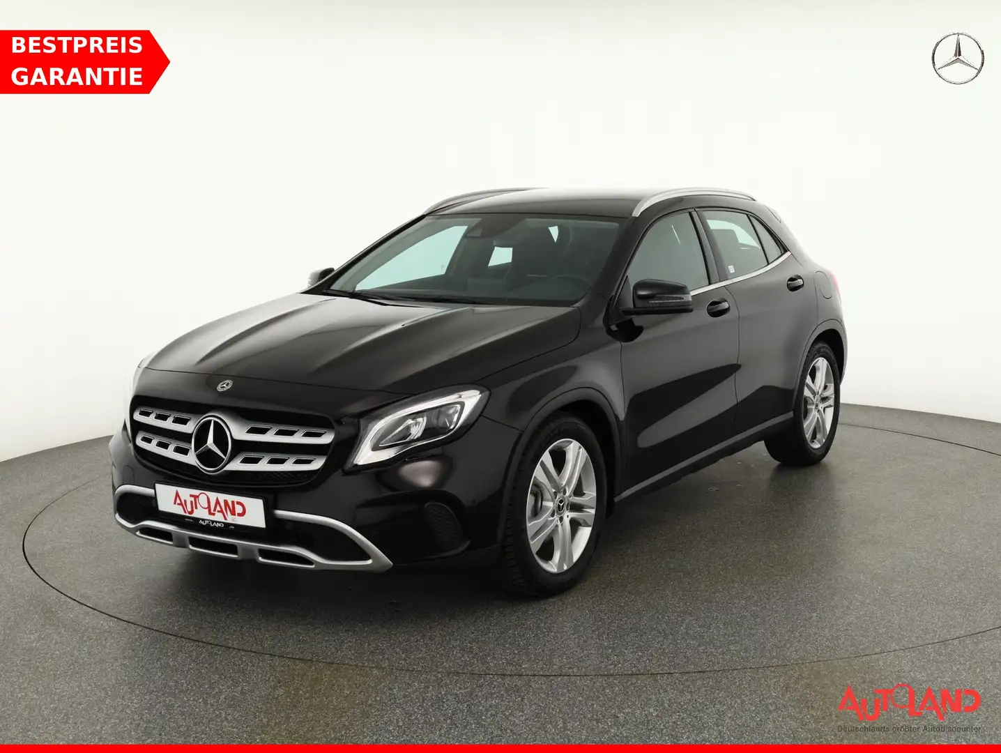 Mercedes-Benz GLA 180 Urban LED Navi Tempomat Sitzheizung PDC Noir - 1