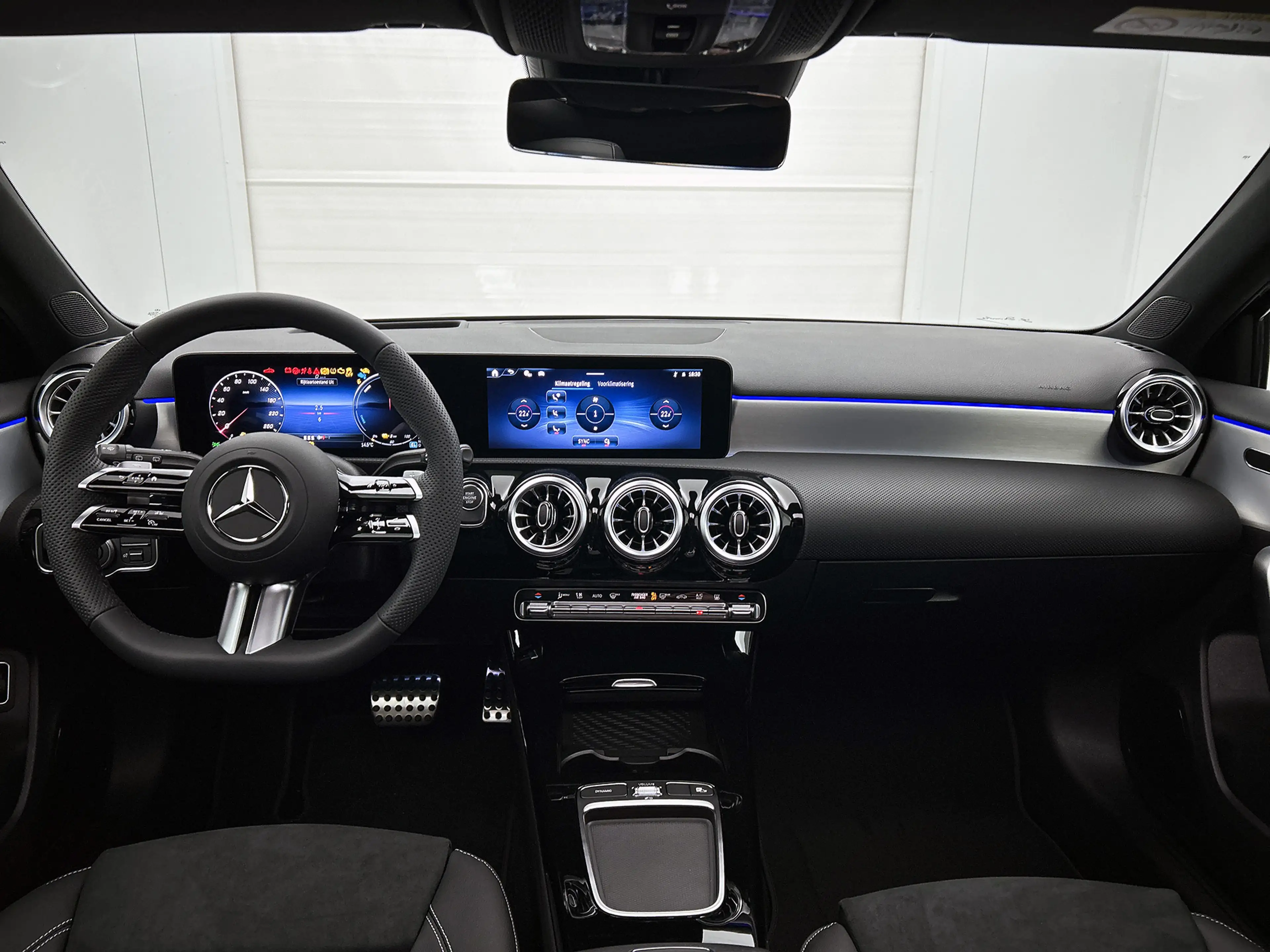 Mercedes-Benz A 250 e Business Solution AMG | AMG Line Plus pakket | N — photo 4