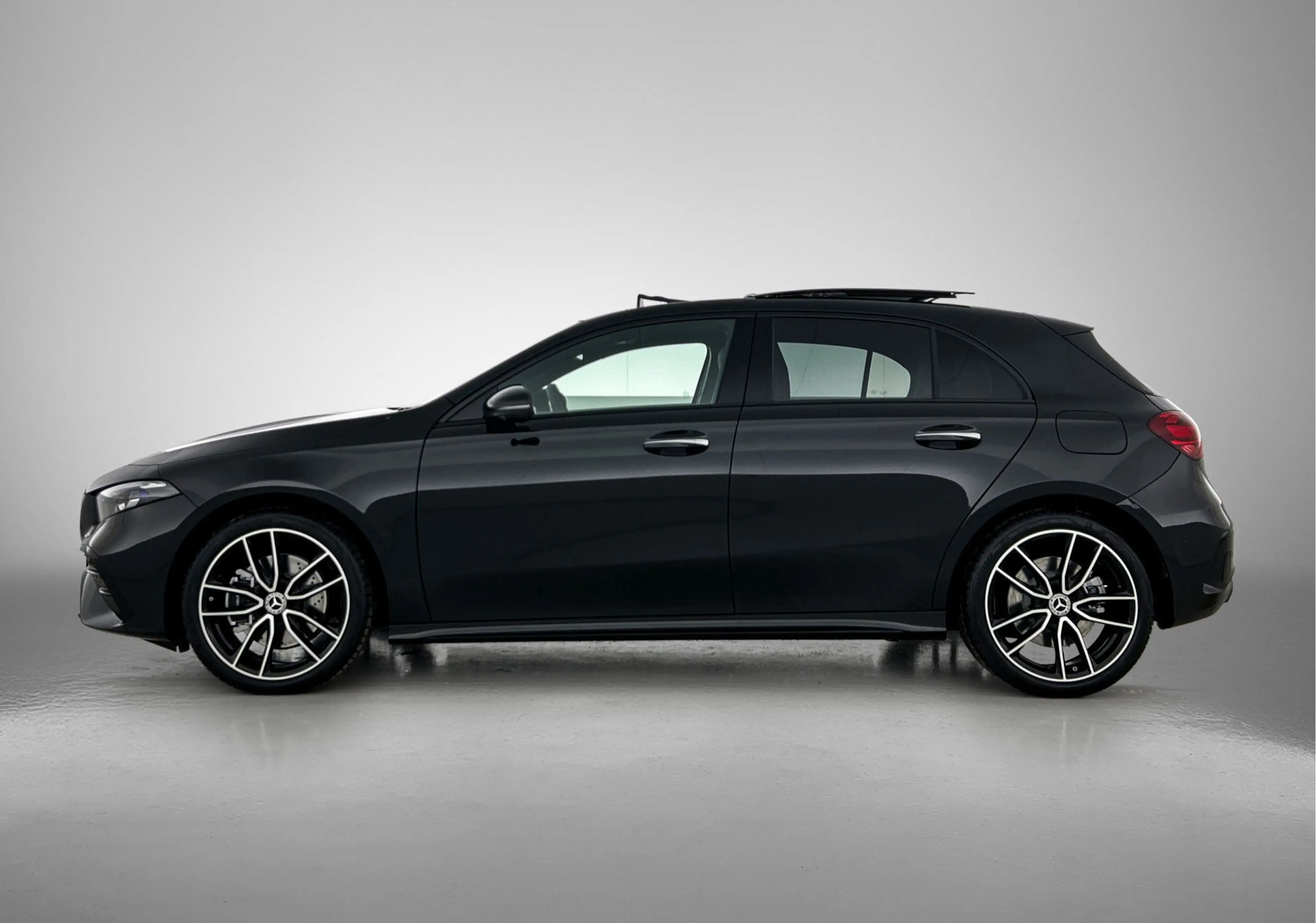 Mercedes-Benz A 250 e Business Solution AMG | AMG Line Plus pakket | N — photo 3