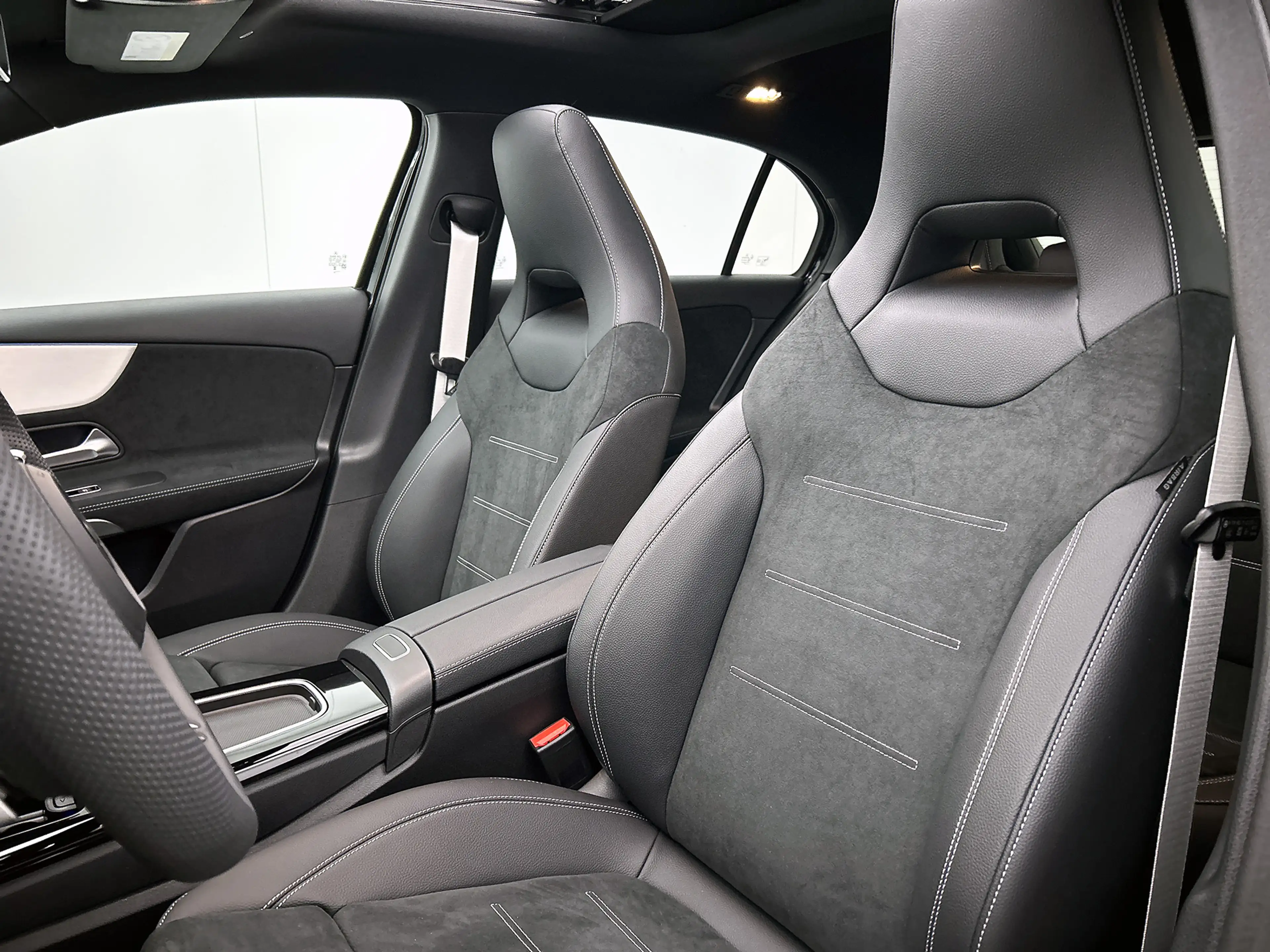 Mercedes-Benz A 250 e Business Solution AMG | AMG Line Plus pakket | N — photo 5
