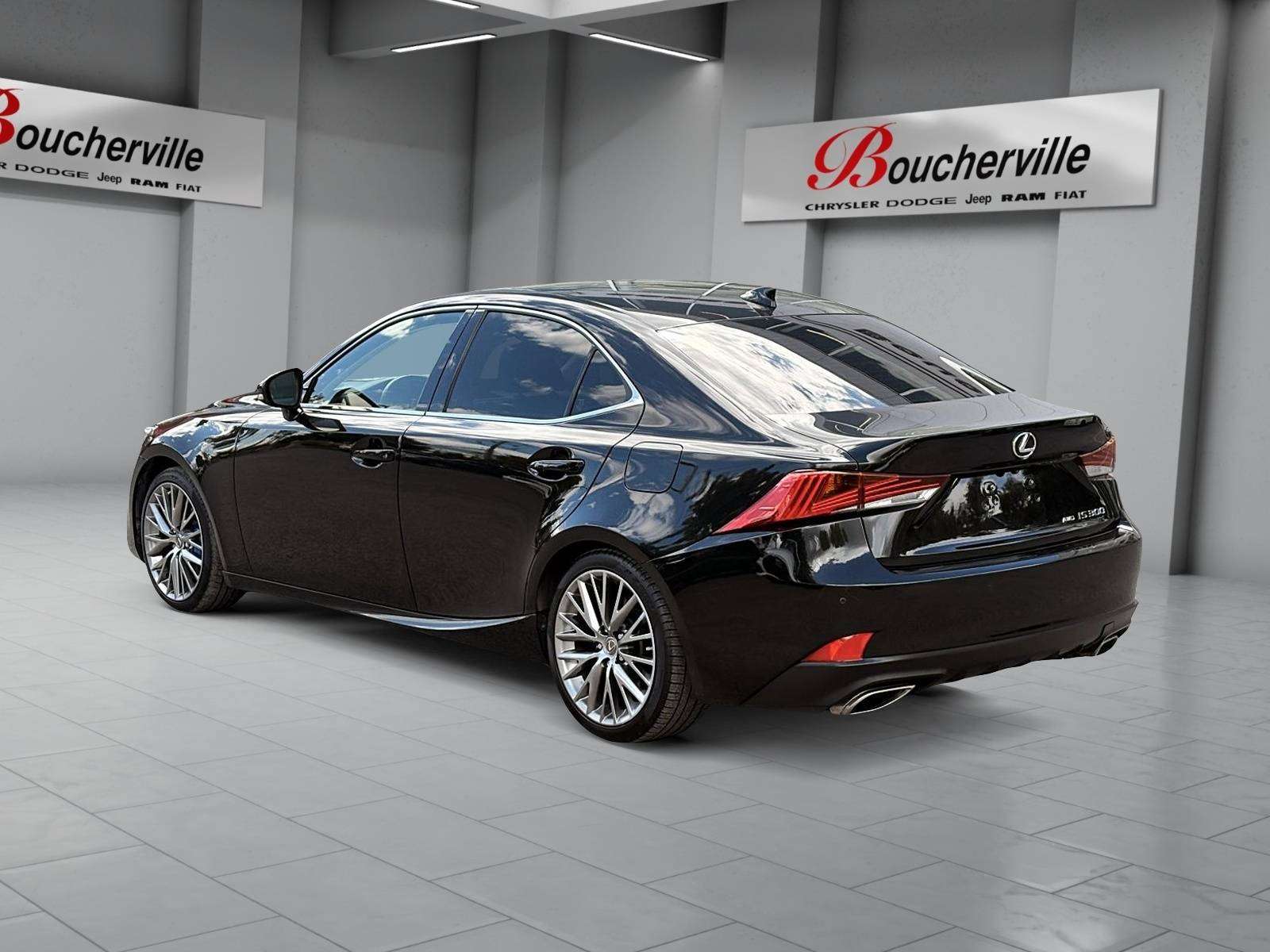 2018 Lexus IS Sedan