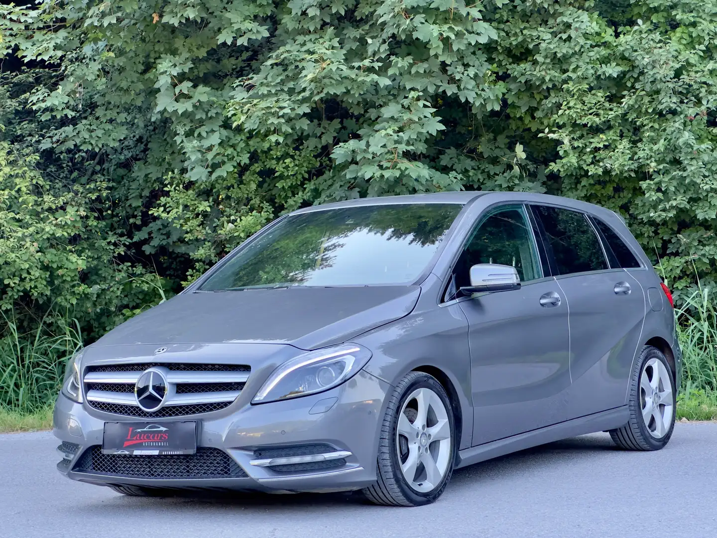 Mercedes-Benz B 200 CDI Aut. *XENON*NAVI*MEMORY*RFKAMERA*TOP* Grau - 1