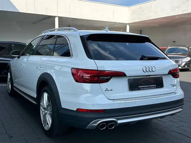 Audi A4 view 3