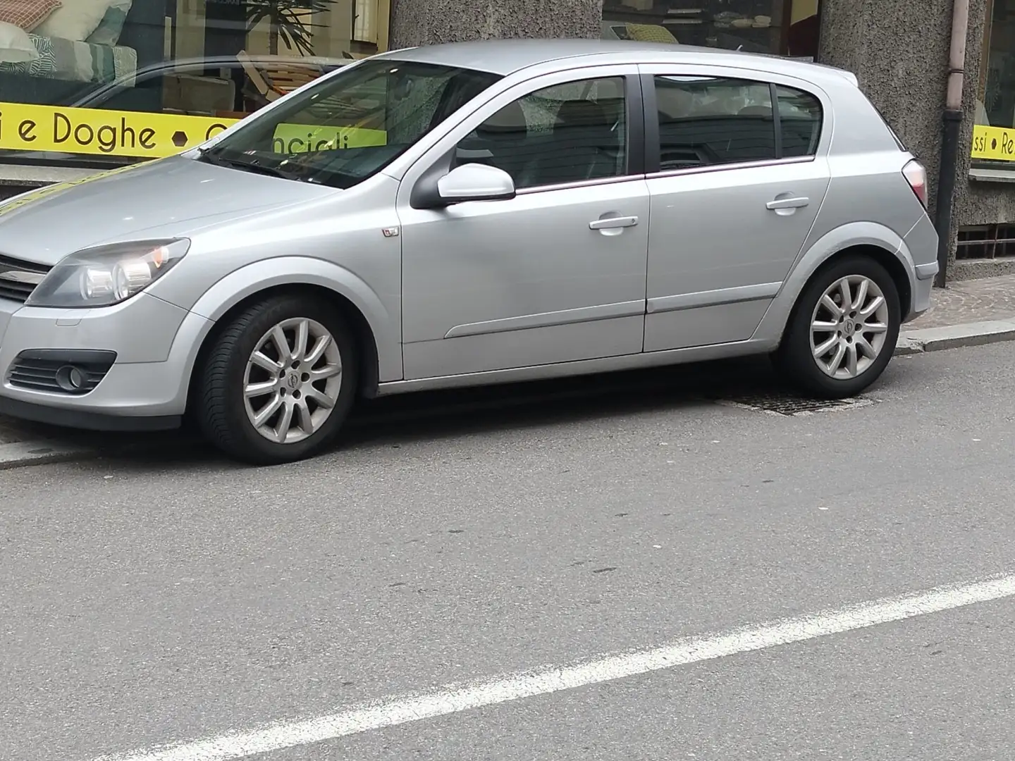 Opel Astra 5p 1.7 cdti Cosmo 101cv 6m - 2
