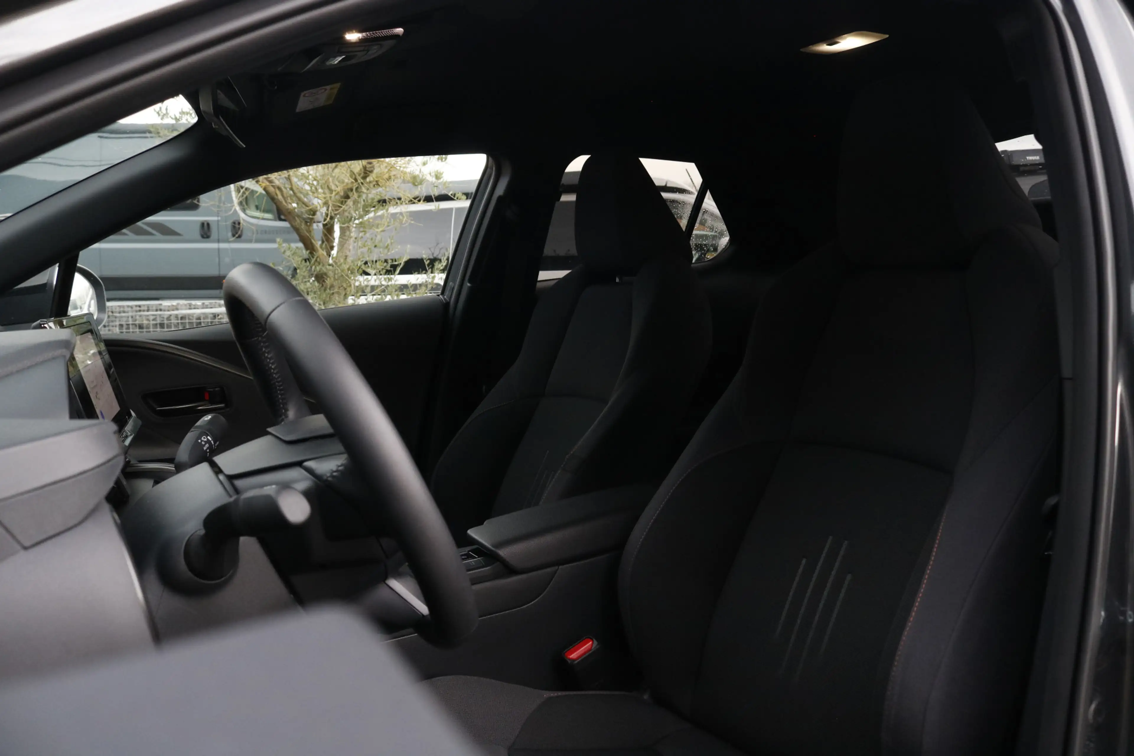 Toyota C-HR 2.0 Plug-in Hybrid 220 Dynamic | fabrieksnavi | Ap — photo 10