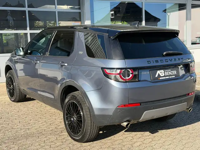 Land Rover Discovery Sport view 7