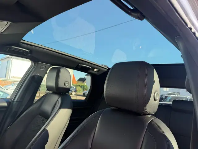 Land Rover Discovery Sport view 15