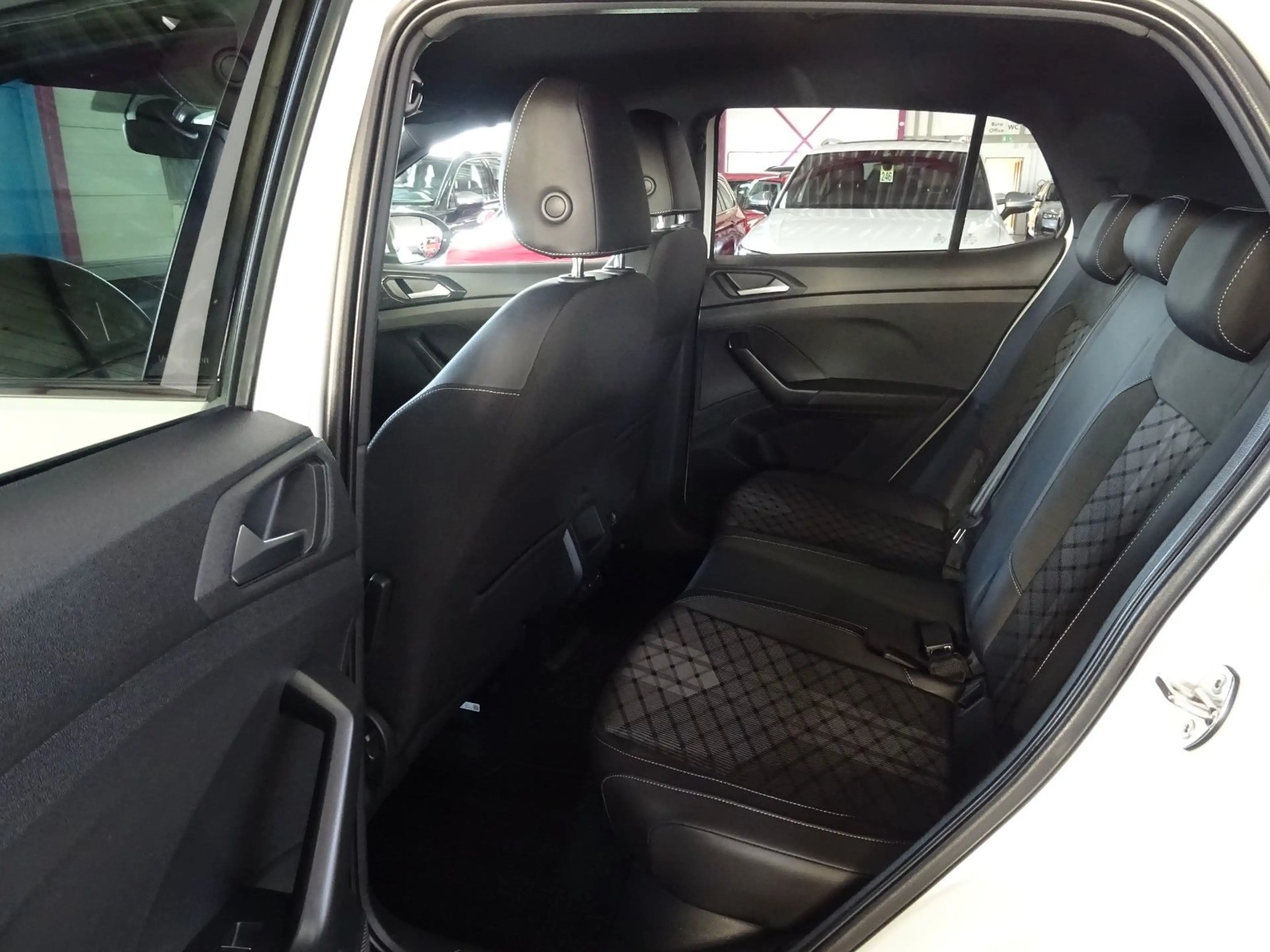 Volkswagen T-Cross T-CROSS 1.5 TSI*R-LINE*AHK*ACC*CAM*IQ MATRIX* — photo 11