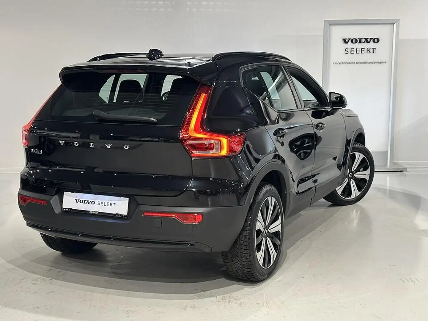 Volvo EX40 Recharge Plus Zwart - 2
