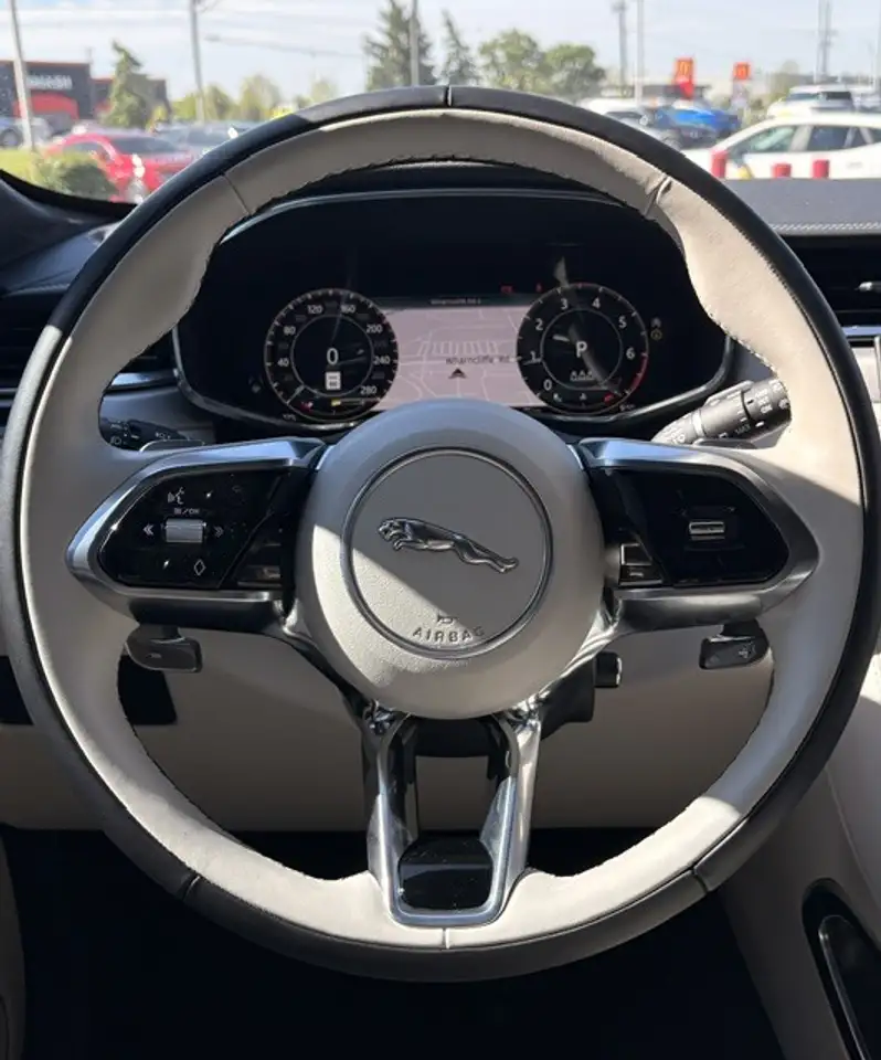 Jaguar F-Pace снимка Jaguar F-Pace
