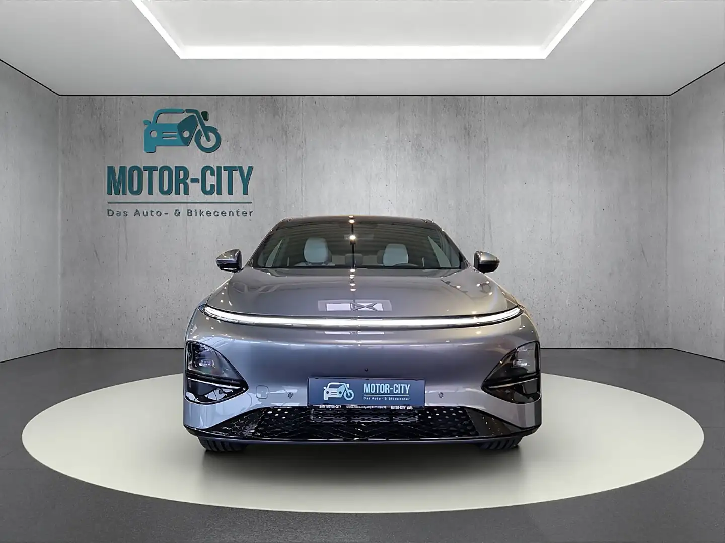 Xpeng G6 Long Range RWD Grau - 2