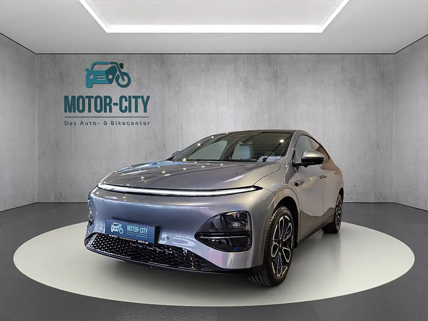 Xpeng G6 Long Range RWD Grau - 1