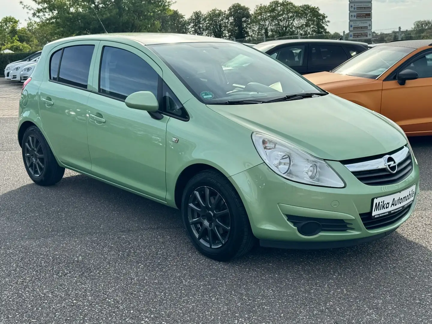 Opel Corsa D Edition Grün - 2