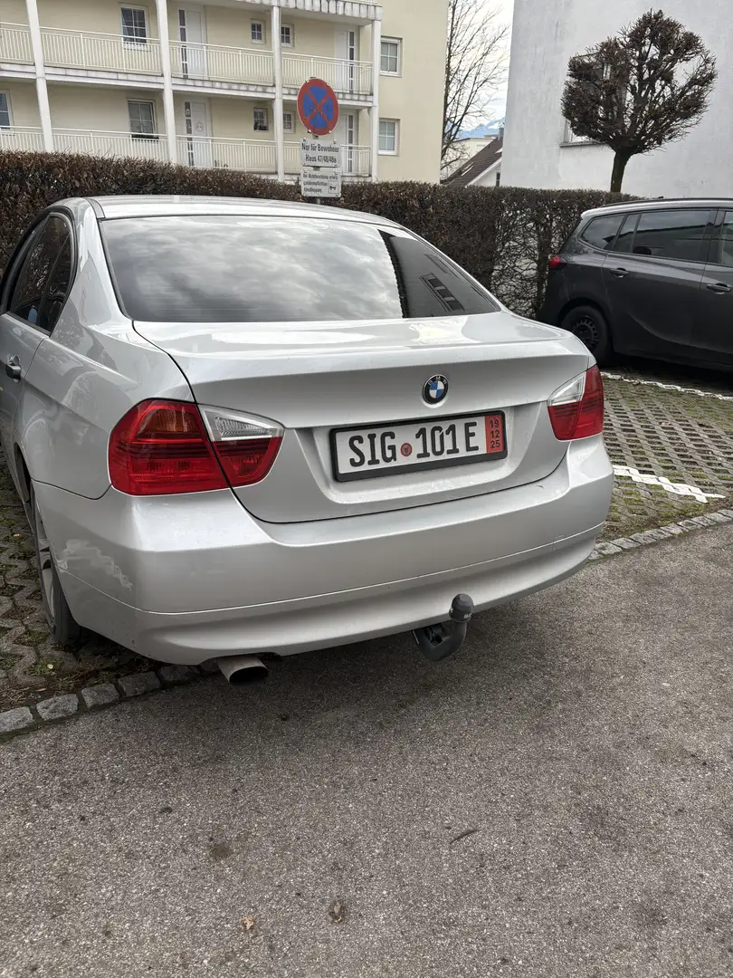 BMW 318 e90 318i - 2