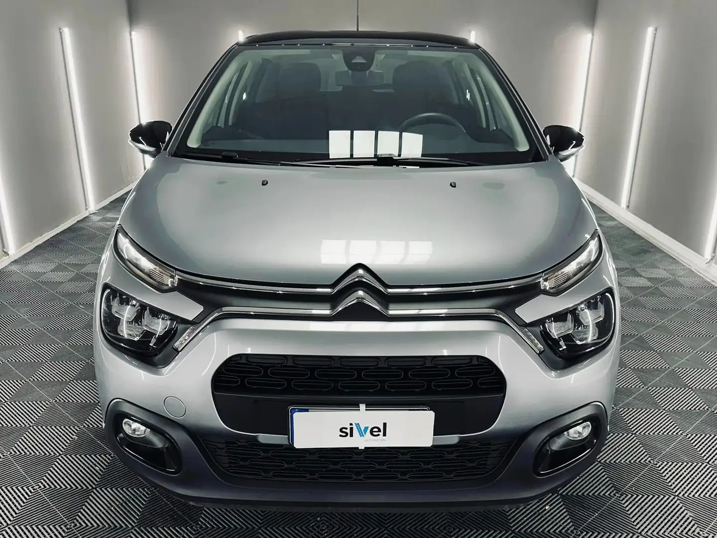 Citroen C3 1.2 puretech Shine s Srebrny - 2