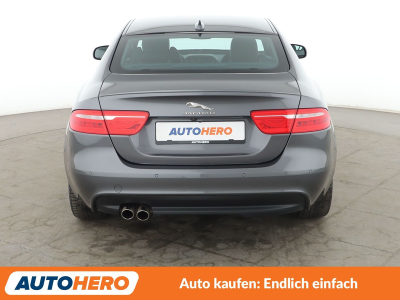 Jaguar XE 20d R-Sport Aut.*NAVI*CAM*BiXENON*TEMPO*ALU* — photo 5