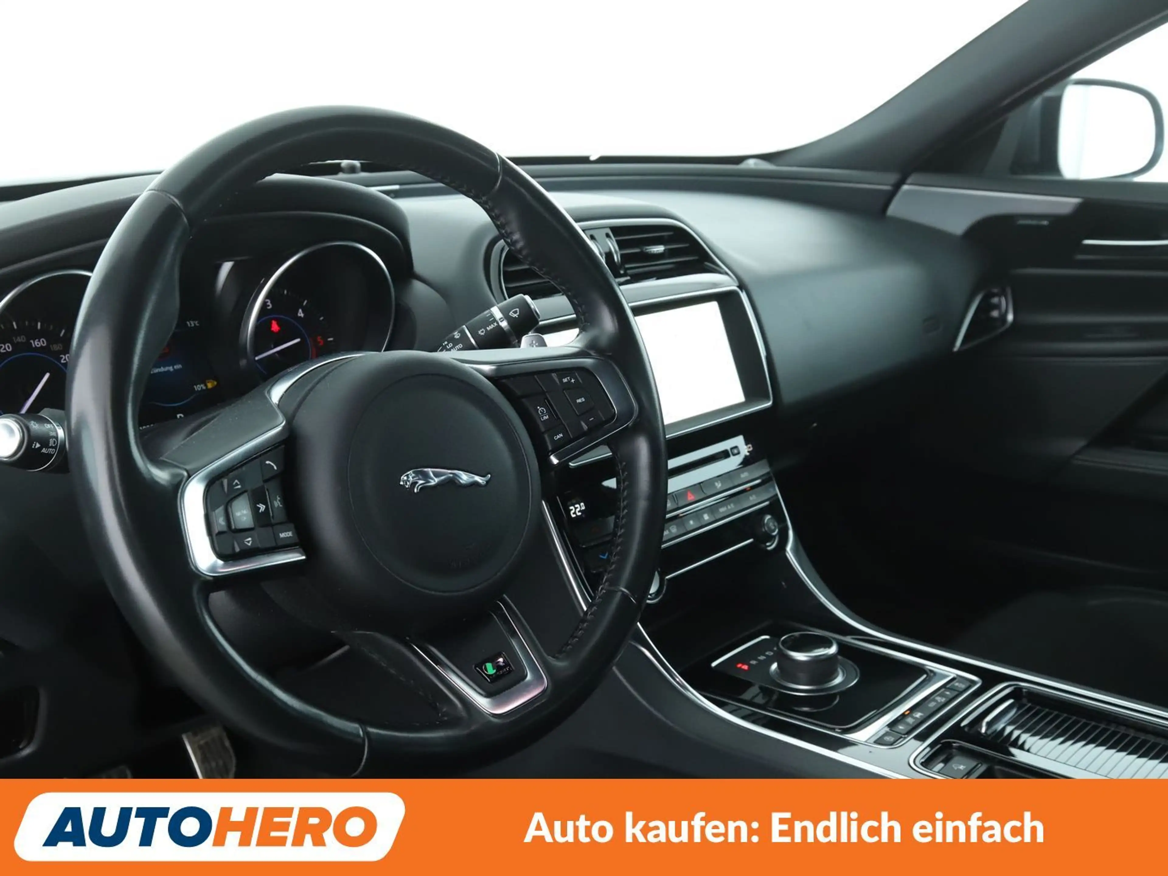 Jaguar XE 20d R-Sport Aut.*NAVI*CAM*BiXENON*TEMPO*ALU* — photo 11