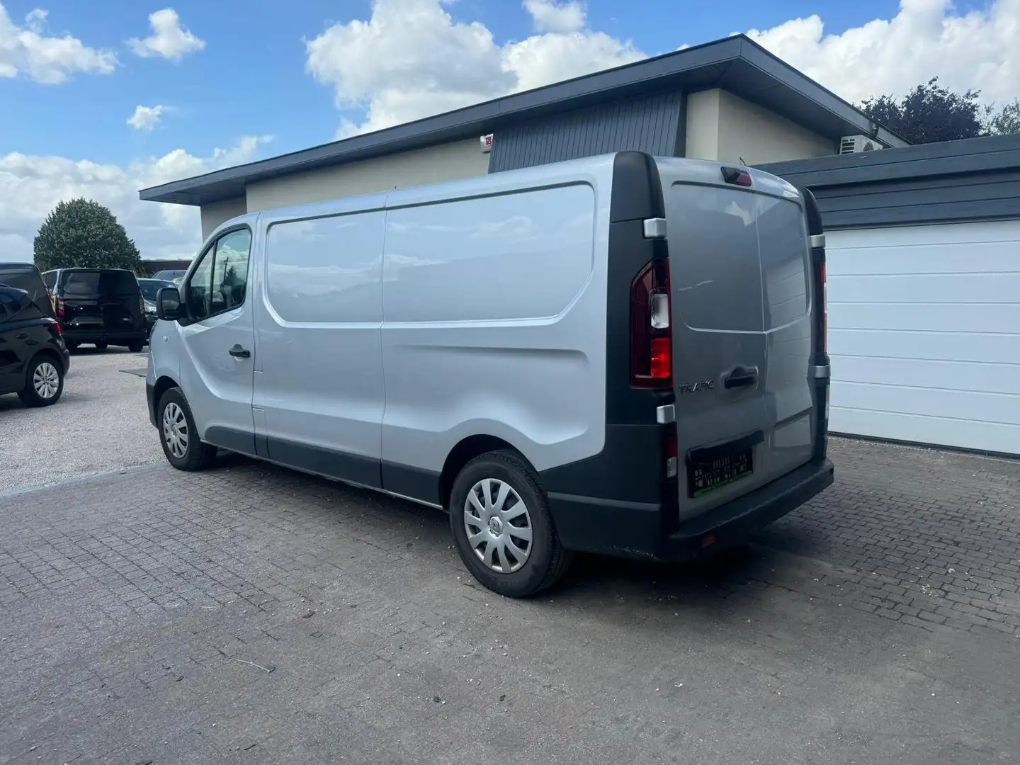 Renault Trafic 2.0 * L2 * AUT * 3ZIT * CAMERA * GPS * CC *21322+ Argent - 2