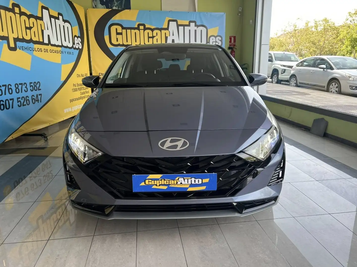 Hyundai i20 1.0 TGDI Klass 100 Gris - 2